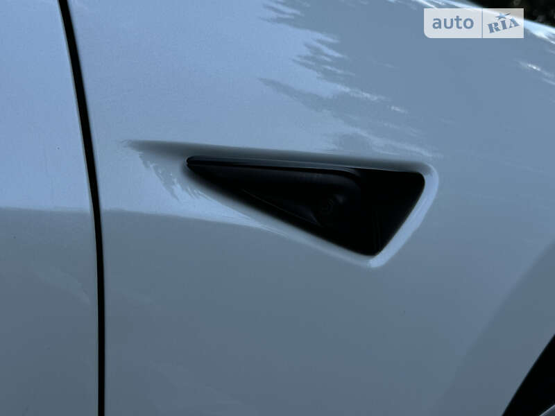 Седан Tesla Model 3 2022 в Львове