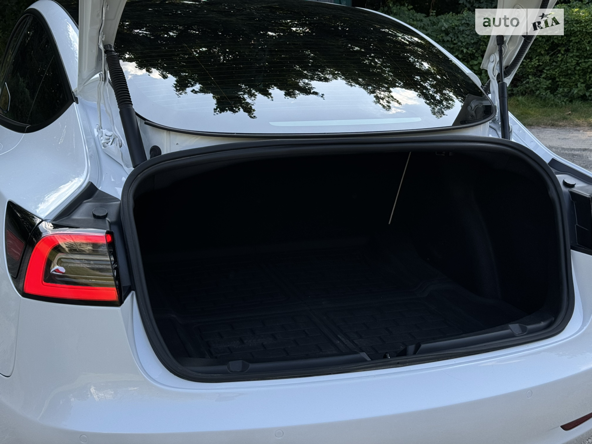2022 Tesla Model 3 - мініатюра 9