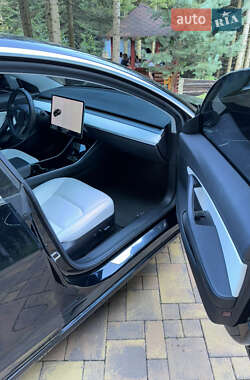 Седан Tesla Model 3 2019 в 