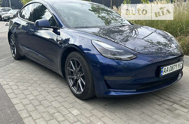 Седан Tesla Model 3 2022 в Киеве