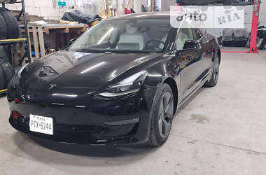 Седан Tesla Model 3 2021 в Львові