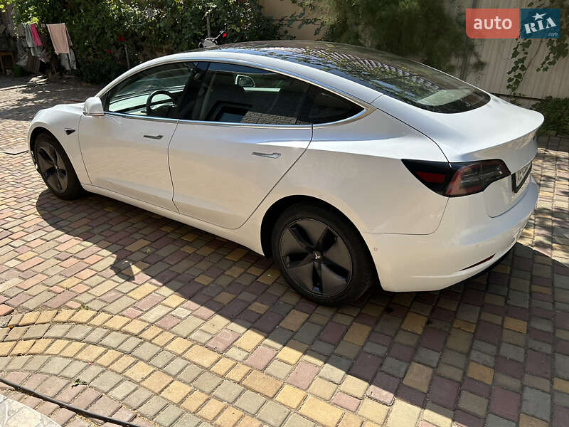 Седан Tesla Model 3 2018 в Кривому Розі
