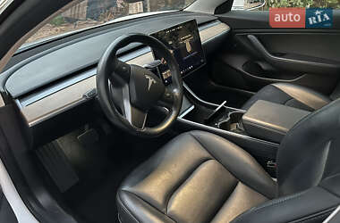Седан Tesla Model 3 2018 в 