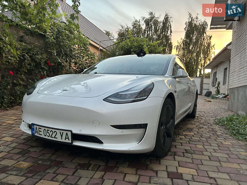Седан Tesla Model 3 2018 в Кривому Розі