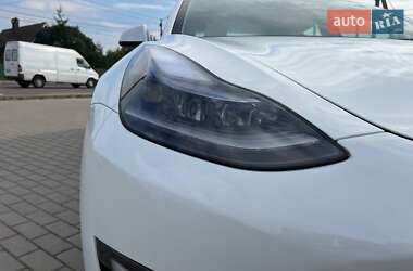 Седан Tesla Model 3 2023 в Житомирі