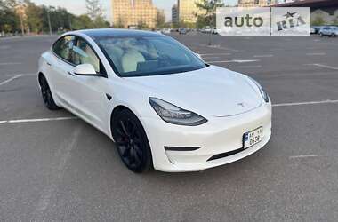 Внедорожник / Кроссовер Tesla Model 3 2020 в Киеве