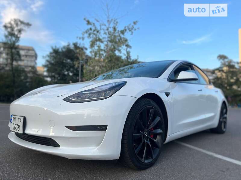 Внедорожник / Кроссовер Tesla Model 3 2020 в Киеве
