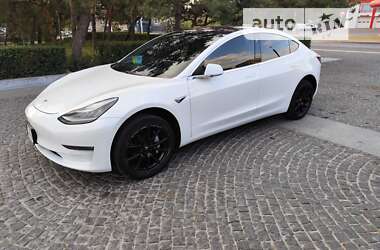 Седан Tesla Model 3 2018 в Дніпрі