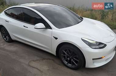 Седан Tesla Model 3 2021 в Виннице