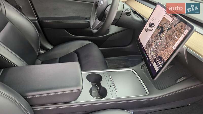 Седан Tesla Model 3 2021 в Вінниці