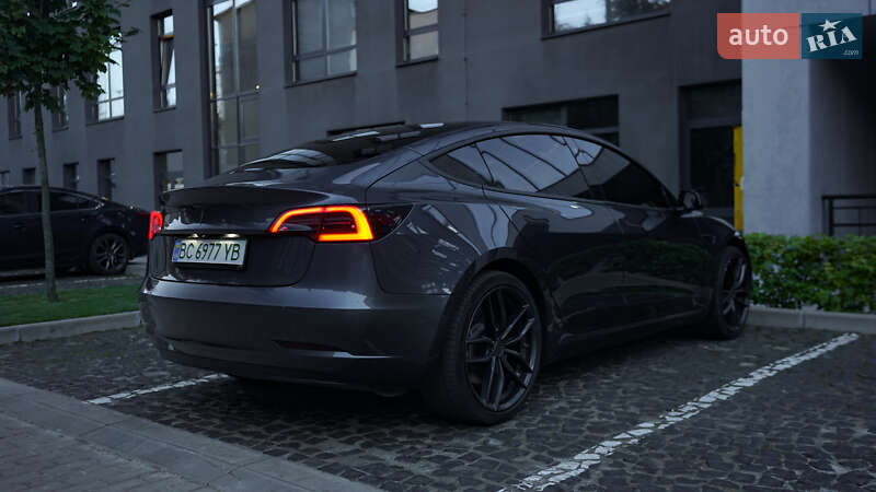 Седан Tesla Model 3 2019 в Львові фото 3 Седан Tesla Model 3 2019 в Львові