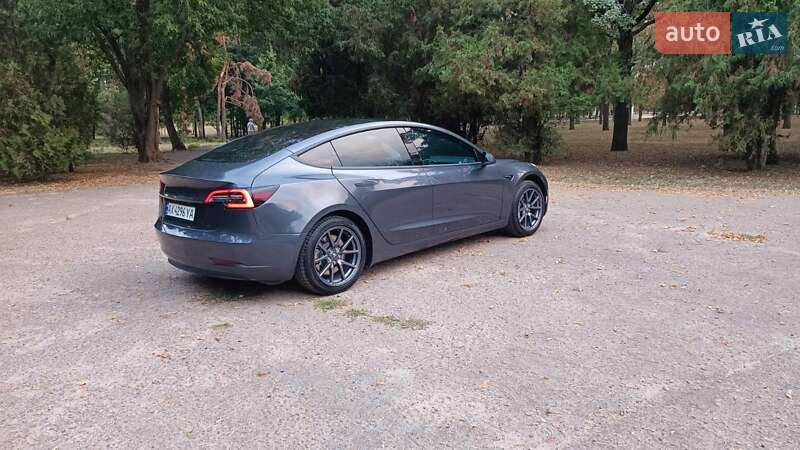 Седан Tesla Model 3 2018 в Харькове