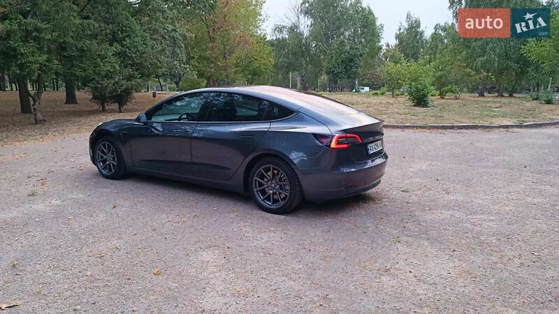 Седан Tesla Model 3 2018 в Харькове