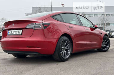 Седан Tesla Model 3 2022 в Киеве