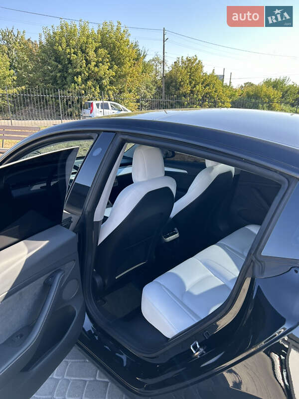 Седан Tesla Model 3 2021 в Білій Церкві