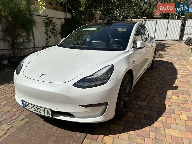 Седан Tesla Model 3 2018 в Кривому Розі