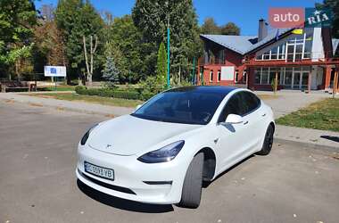 Седан Tesla Model 3 2020 в 