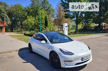 Седан Tesla Model 3 2020 в Львове