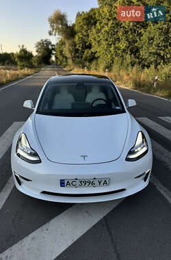 Седан Tesla Model 3 2019 в 