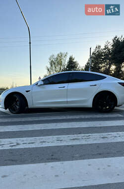 Седан Tesla Model 3 2019 в 