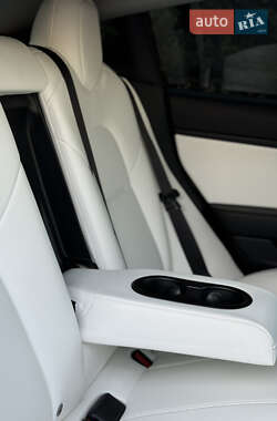 Седан Tesla Model 3 2019 в 
