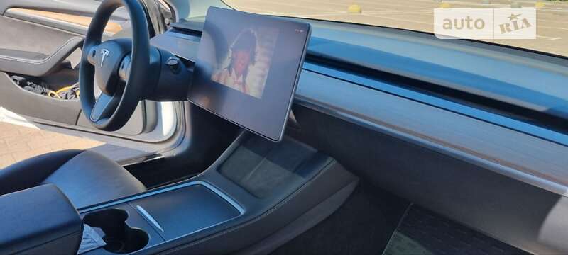 Седан Tesla Model 3 2023 в Житомирі