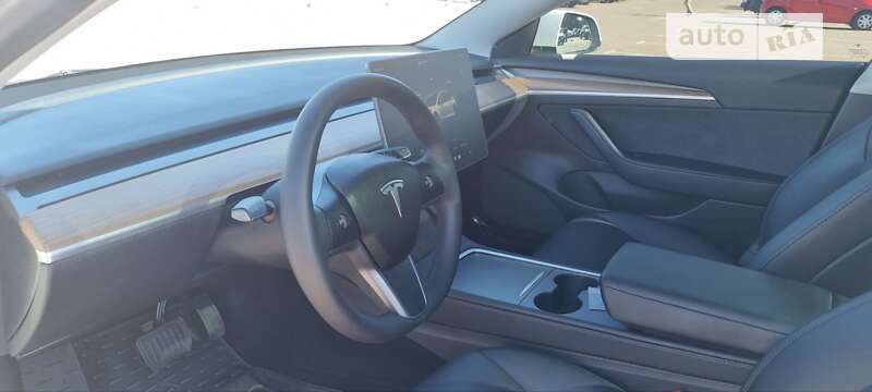 Седан Tesla Model 3 2023 в Житомирі