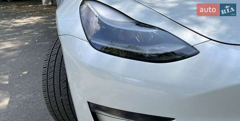 Седан Tesla Model 3 2022 в Киеве