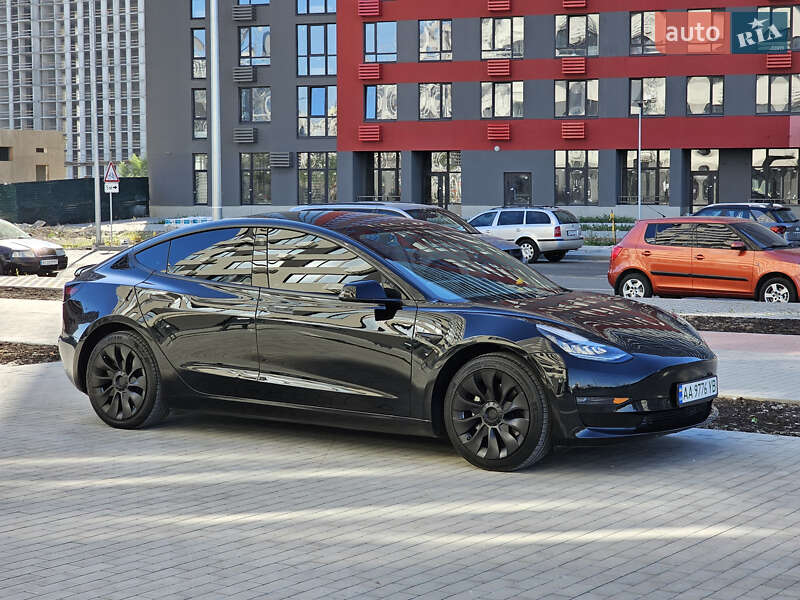 Седан Tesla Model 3 2019 в Киеве