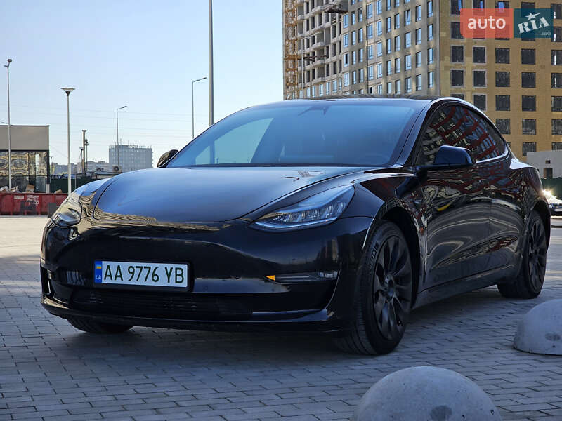 Седан Tesla Model 3 2019 в Киеве