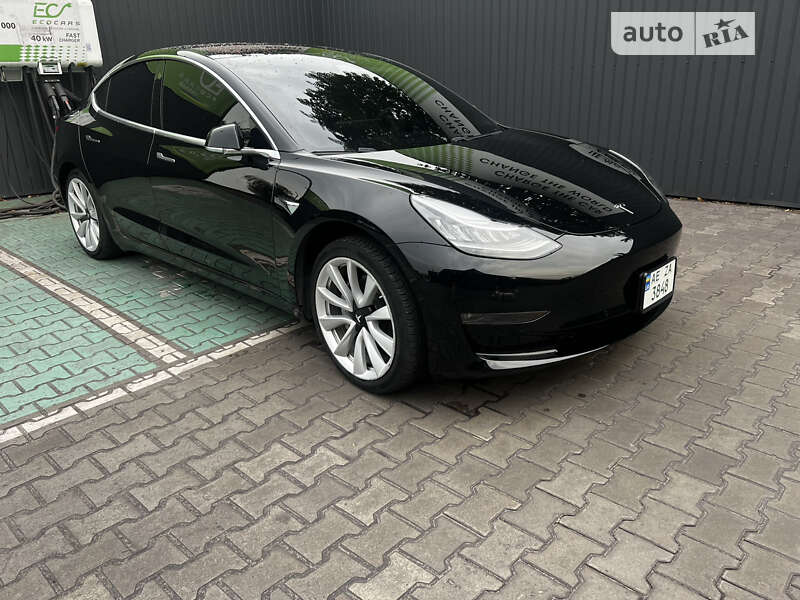 Седан Tesla Model 3 2018 в Кам'янському