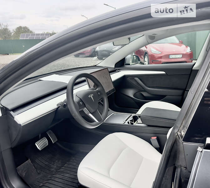 Седан Tesla Model 3 2021 в Виноградові