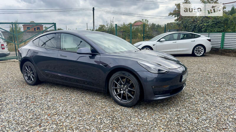 Седан Tesla Model 3 2021 в Виноградові