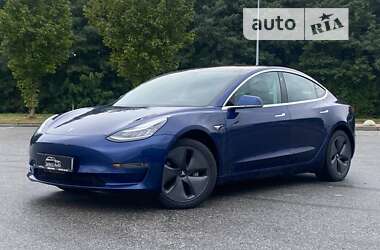 Седан Tesla Model 3 2018 в Львові