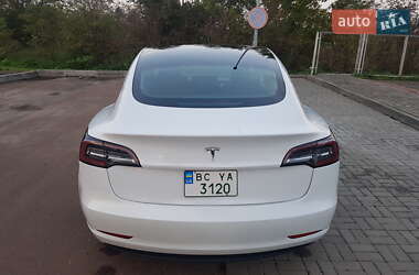 Седан Tesla Model 3 2020 в Самборі