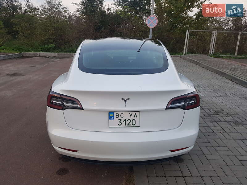 Седан Tesla Model 3 2020 в Самборе