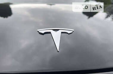 Седан Tesla Model 3 2019 в Львові