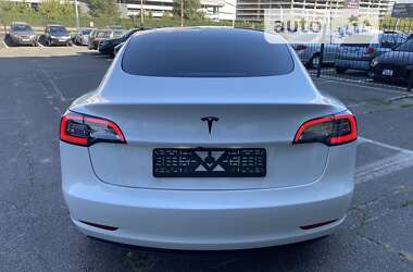 Седан Tesla Model 3 2021 в Києві