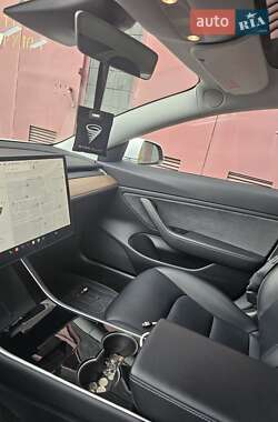 Седан Tesla Model 3 2019 в 