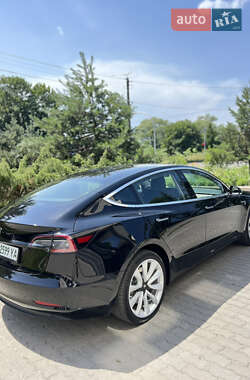 Седан Tesla Model 3 2020 в Ивано-Франковске