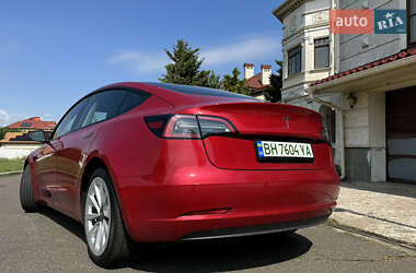 Седан Tesla Model 3 2023 в 