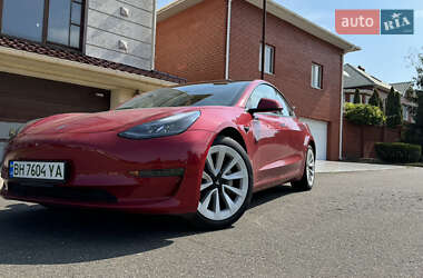 Седан Tesla Model 3 2023 в 