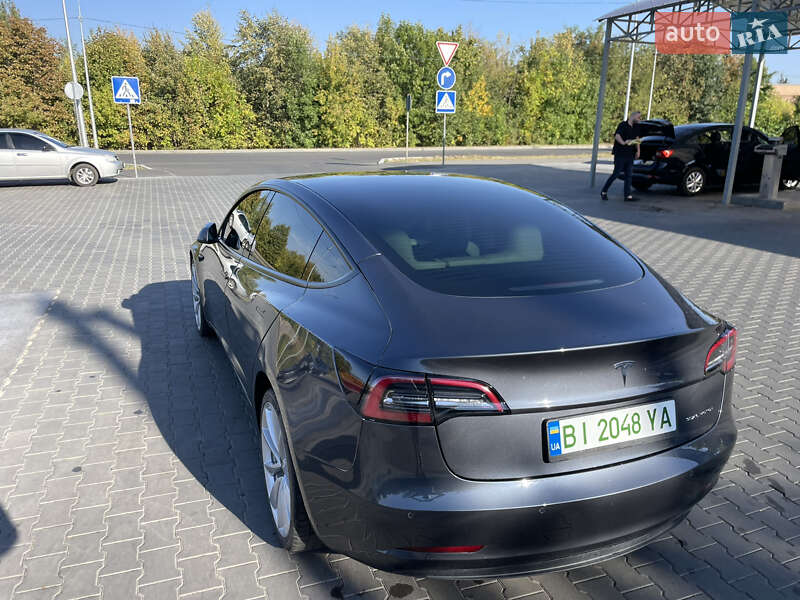 Седан Tesla Model 3 2021 в Полтаві