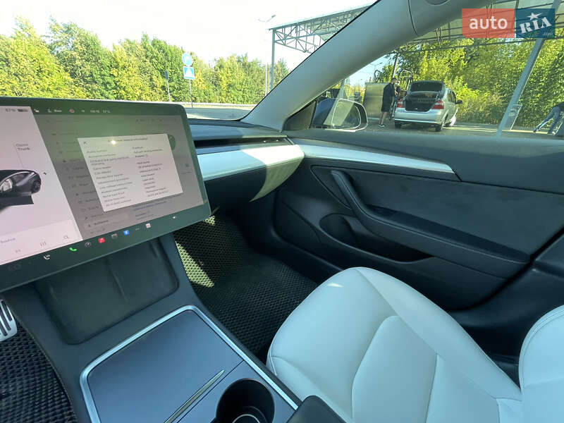 Седан Tesla Model 3 2021 в Полтаві