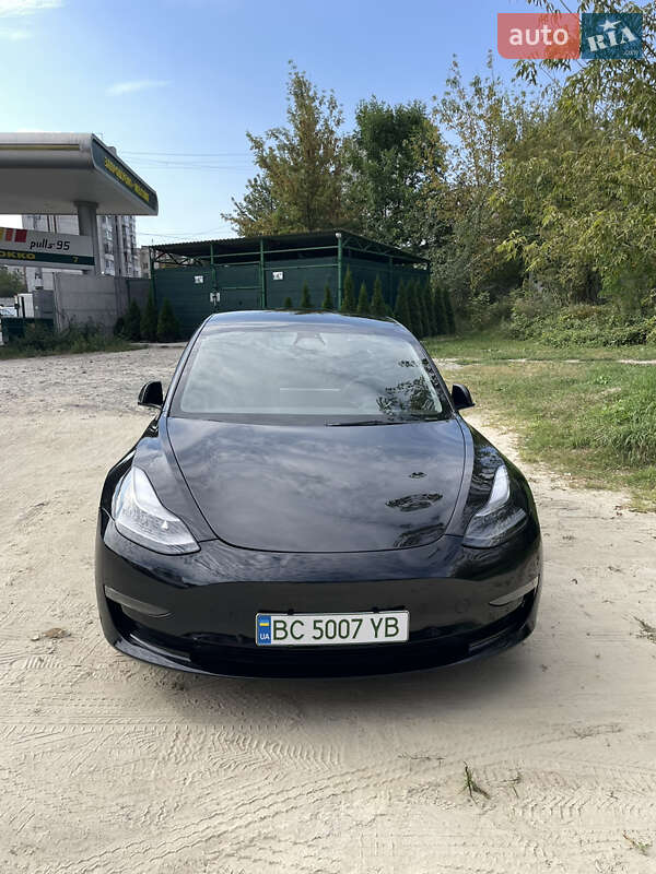Седан Tesla Model 3 2022 в Львові