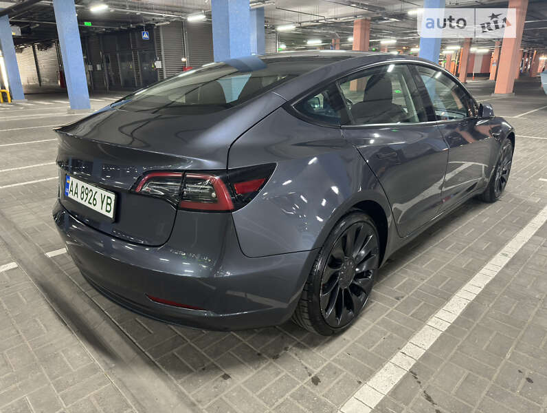 Седан Tesla Model 3 2023 в Києві