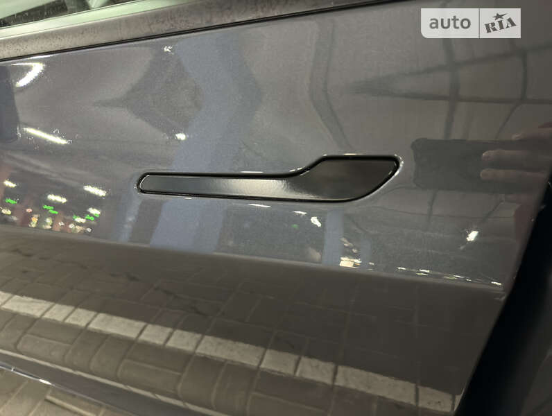 Седан Tesla Model 3 2023 в Києві