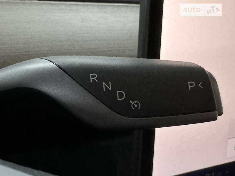 Седан Tesla Model 3 2023 в Києві