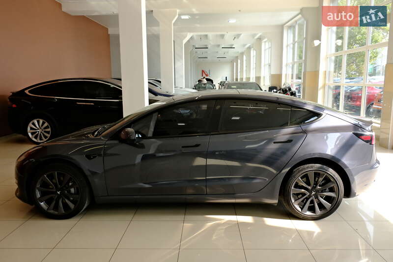 Седан Tesla Model 3 2021 в Одессе