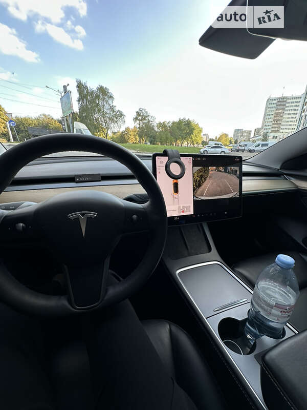 Седан Tesla Model 3 2021 в Львове